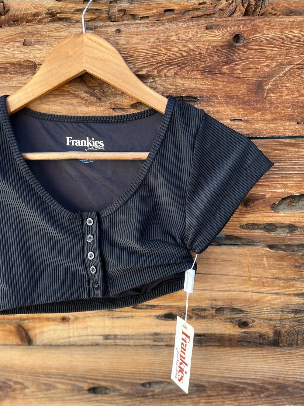 FRANKIE’S BIKINIS | NWT Black Ribbed Cropped Button Front Tee Swim Top S